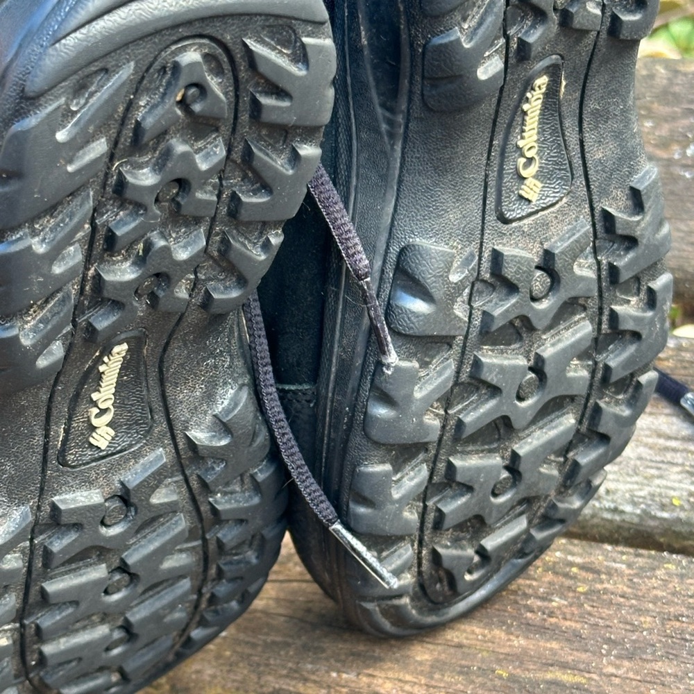 Columbia Black Women's boots - Picture 3 of 6